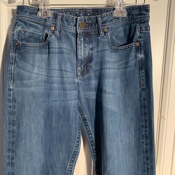 DL1961 Dark Wash Russell Straight Jean  30x27 - Picture 2 of 8